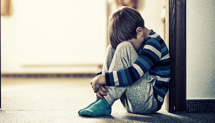 क्या आपके बच्चे में भी दिखाई दे रहे तनाव के संकेत, रखें इन बातों का ध्यान