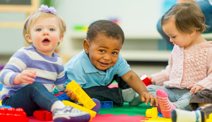 अगर आपका बच्चा भी जाता है प्री स्कूल, ये 8 आदतें सिखाना बहुत जरूरी