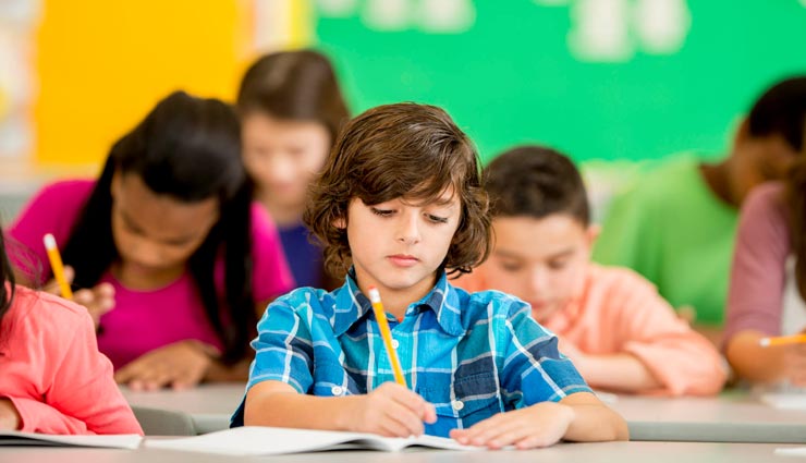 क्या आप भी अपने बच्चों को भेजते हैं ट्यूशन, इन बातों पर जरूर दे ध्यान