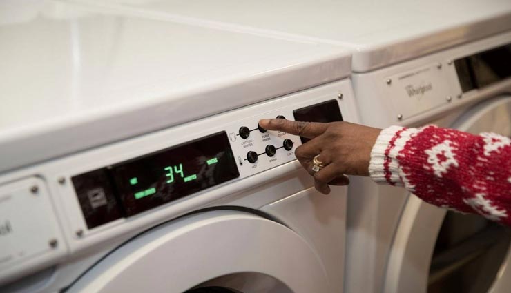 सनकी बाप जिसने अपनी दो साल की बेटी को वॉशिंग मशीन में डालकर किया स्विच ऑन
