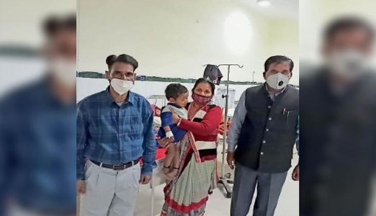 उदयपुर : निर्ममता की हद हुई पार, बिना कपड़ों के कंटीली झाड़ियों में मिला एक साल का बच्चा