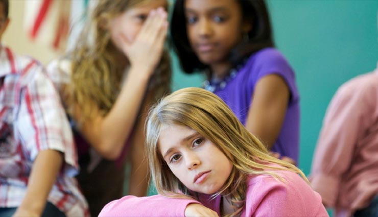 इन 4 आदतों के चलते आपके बच्चे नहीं बना पा रहें दोस्त, सुधार की जरूरत