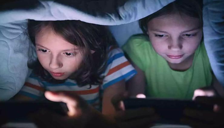 बच्चों को लेकर हुई रिसर्च में सामने आया डराने वाला सच, स्क्रीन टाइम बढ़ने से कमजोर हो रही नजरें