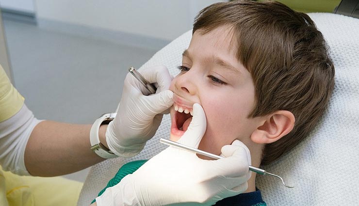 बच्चों को सिमित मात्रा में ही दे ये 8 आहार, दांतों को पहुंचाते हैं नुकसान
