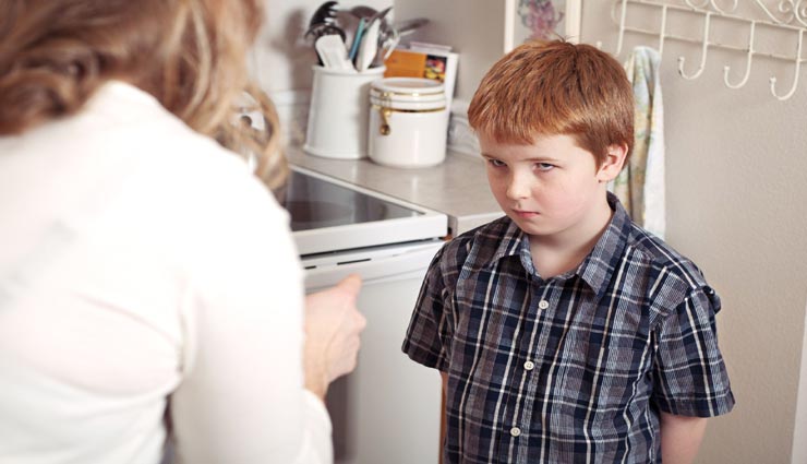 क्या गाली गलौच करने लगे हैं आपके बच्चे, इन तरीकों की मदद से लाए उनमें बदलाव