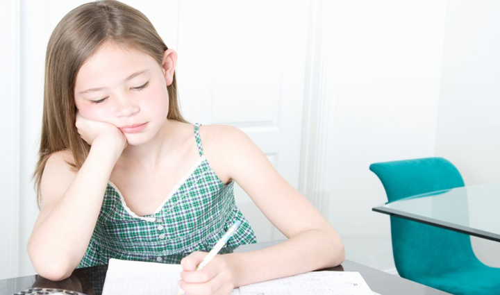 क्या आपके बच्चे का भी नहीं लगता हैं पढ़ाई में मन, लें इन तरीकों की मदद does your child also do not feel like studying take help of these methods,mates and me,relationship tips