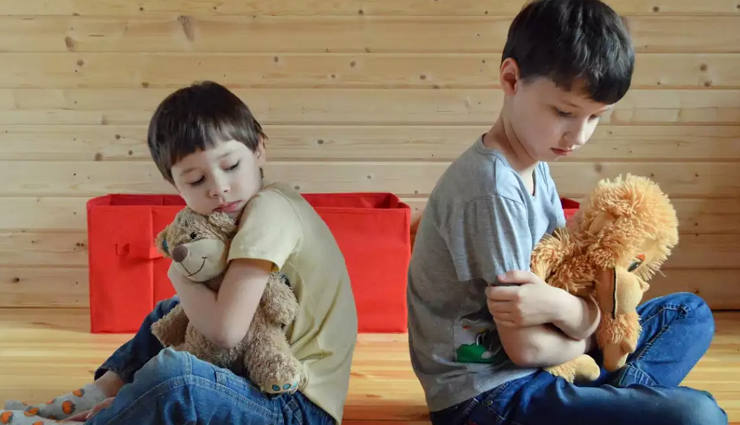 ना करें बच्चों को सभी के सामने डांटने की गलती, इस तरह पड़ता हैं उनपर बुरा असर scolding child,child care tips,children,relationship tips