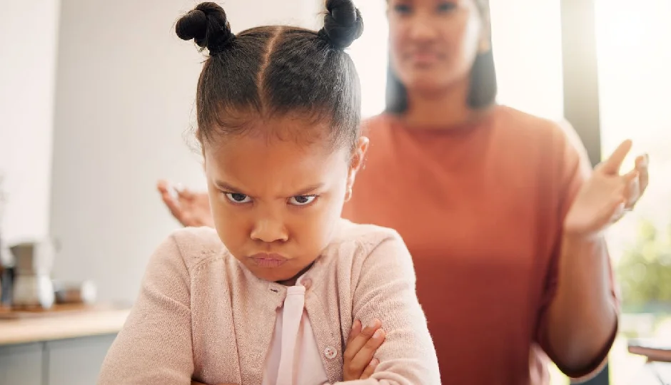 सोशल मीडिया की वजह से चिड़चिड़े हो रहे बच्चे, पैरेंट्स की चिंता बढ़ाने वाला यह सर्वे