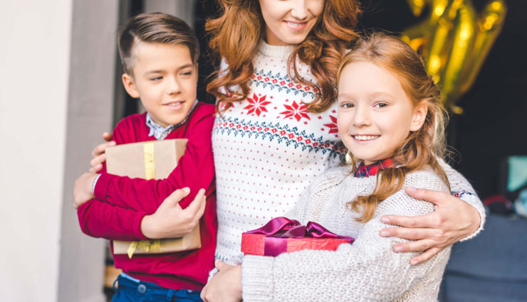 इस दिवाली अपने बच्चों के चेहरे पर लाए मुस्कान, गिफ्ट्स में दे उनकी पसंदीदा चीजें 