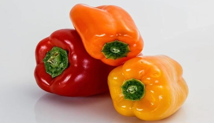 weird news,weird incident,chillies on the road,lockdown,coronavirus