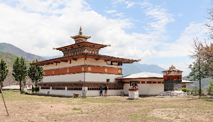 bhutan travel experiences,discovering bhutan essence,unique activities in bhutan,bhutanese cultural heritage,exploring bhutan spiritual sites,adventure in the land of the thunder dragon,bhutan hidden treasures,authentic bhutanese experiences,immersive journey through bhutan,bhutanese festivals and traditions