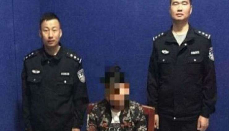 चीन : मनोरंजन के लिए सरकारी अधिकारियों के नाम पर रखे कुत्तों के नाम, गिरफ्तार