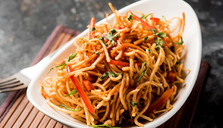 चाइनीज भेल का चटपटापन इस डिश को बनाता है अलबेला, छुट्टी के दिन सब मिलकर उठाएं मजा #Recipe