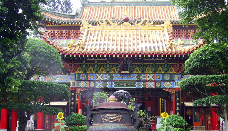hong kong,hong kong tourism,tourist places in hong kong,temples in hong kong,5 mysterious yet facinating temples,travel,holidays,wong tai sin temple,ching chung koon,the big buddha and po lin monastery,che kung temple at sha tin,fung ying seen koon
