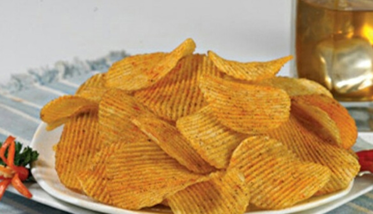 clearer skin,juice,cow milk cheese,canned soup,chips and wafers,soft drinks and colas,Alcohol,food to avoid for clear skin,skin care tips,beauty tips,summer beauty tips