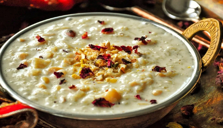 Special recipe of chironji makhana kheer in hindi Lohri 2022 : चिरौंजी मखाने  की खीर के साथ त्यौहार पर घोलें मिठास #Recipe - lifeberrys.com हिंदी