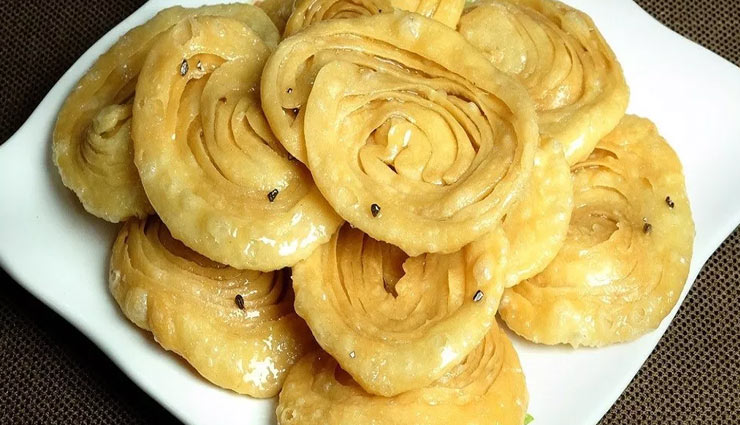 Diwali 2019- Enjoy Diwali Party With Delicious Chiroti