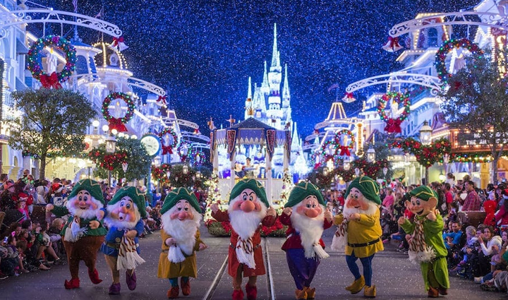 6 Most Christmassy Places in the World