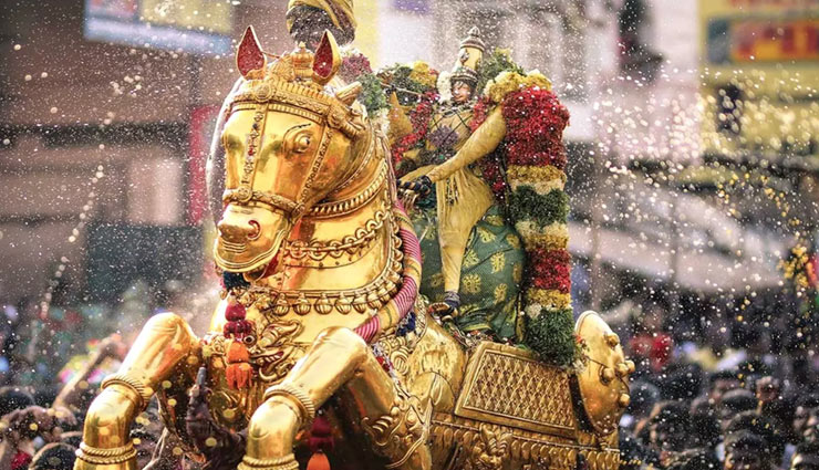 popular festivals in south india,south indian festivals guide,onam festival kerala,mysore dasara celebrations,pongal festival tamil nadu,hampi utsav karnataka,karaga festival bangalore,thrissur pooram temple festival,chithirai thiruvizha madurai,ugadi festival andhra pradesh,mahamaham festival tamil nadu,vishu festival kerala,traditional festivals of south india,famous south india cultural festivals,south india festival tour packages,south indian temple festivals,harvest festivals in south india,cultural festivals in south india.