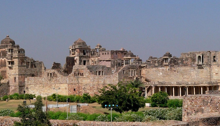 chittorgarh fort,rana kumbha palace,kirti stambh,fateh prakash palace museum,vijay stambh,kumbha shyam temple & meerabai temple,chittorgarh,rajasthan,places to visit in chittorgarh,places to visit in rajasthan