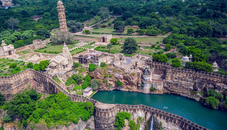 chittorgarh fort attractions,things to do in chittorgarh,visit chittorgarh fort,chittorgarh fort history,rajasthan fort tours,chittorgarh fort sightseeing,chittorgarh travel guide,historical sites in rajasthan,rajputana heritage,must-visit places in chittorgarh