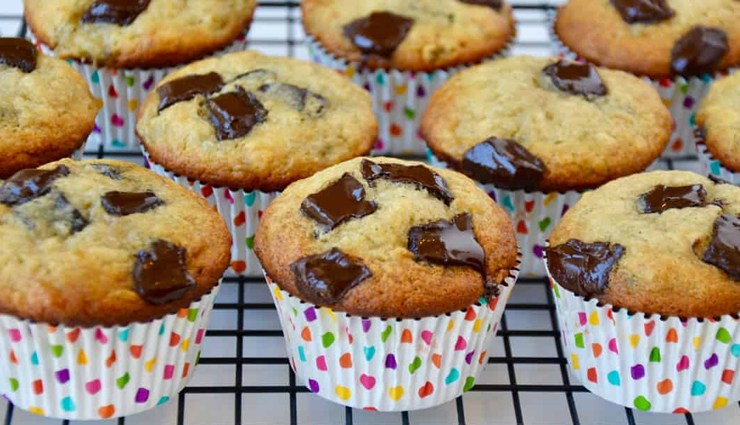 chocolate chunk muffins,chocolate muffins recipe,dark chocolate muffins,muffins homemade,hunger struck,food,easy recipes