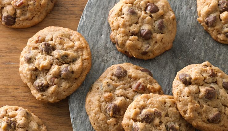 chocolate chip cookies,chocolate chip cookies recipe,homemade choco chip cookies,hunger struck,food,easy recipes