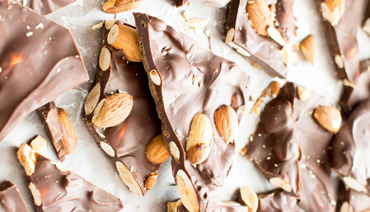 chocolate almond bark recipe,chocolate almond bark with sea salt,easy recipes,hunger struck,food