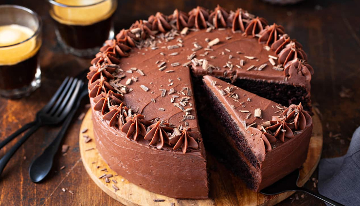 चॉकलेट केक के साथ सेलिब्रेट करें बच्चों का स्पेशल दिन, इस तरह बनाए घर पर #Recipe 