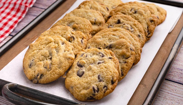 Christmas Special : बच्चों के लिए खास बनाएं एगलेस चॉकलेट चिप्स कुकीज #Recipe