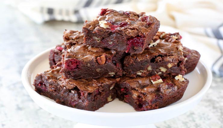 चॉकलेट क्रैनबरी ब्राउनी से बनाए बच्चों का दिन स्पेशल #Recipe 