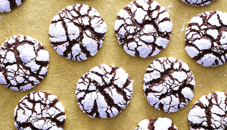 chocolate crinkle cookies,crinkle cookie recipe,irresistible chocolate cookies,best chocolate crinkles,easy crinkle cookie recipe,fudgy chocolate cookies,chocolatey cookie delights,homemade chocolate crinkles,quick crinkle cookie recipe,classic chocolate cookies,powdered sugar cookies,decadent chocolate treats,cookie baking tips,perfect crinkle cookies,delicious cookie recipe,chewy chocolate delights,holiday cookie favorites,irresistible dessert ideas,chocolate baking creations,family-favorite cookies