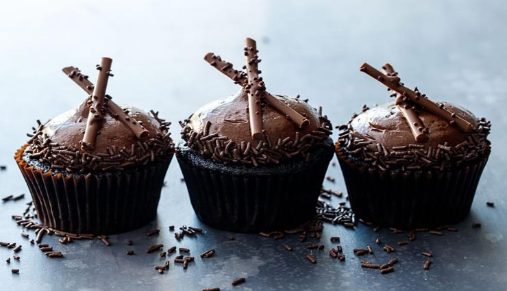 क्रिसमस पर मुंह मीठा करें Chocolate Cupcake से, जानें तरीका #Recipe
