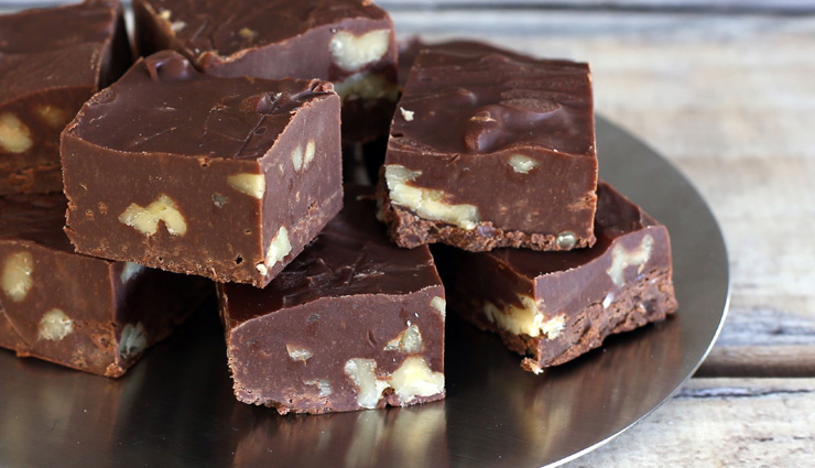 चॉकलेट फ्दज बनाएगी बच्चों का दिन स्पेशल #Recipe