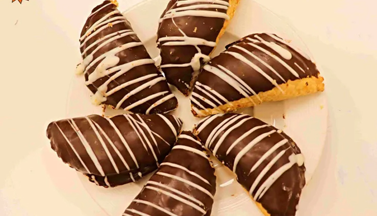 chocolate gujiya,holi recipe,holi recipe chocolate gujiya,hunger struck,food,easy recipe