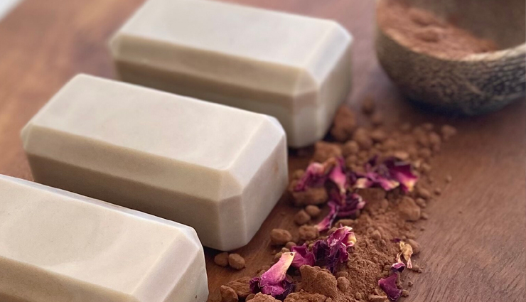 world chocolate day 2023,chocolate for skin,chocolate skincare,cocoa powder benefits,diy chocolate face mask,chocolate body scrub,chocolate lip balm,chocolate bath,chocolate massage bar,skincare rituals,natural beauty,glowing skin