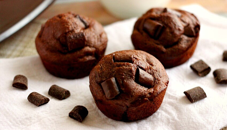chocolate chunk muffins,chocolate muffins recipe,dark chocolate muffins,muffins homemade,hunger struck,food,easy recipes