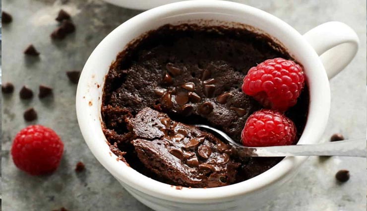 बच्चों का दिल खुश कर देगा घर पर बना 'चॉकलेट मग कप' #Recipe