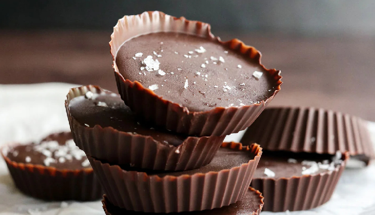 valentine day recipe,chocolate peanut butter cups,homemade treats,simple dessert recipe,easy chocolate recipe,sea salt chocolate cups,sweet and salty treats,delicious dessert ideas,quick homemade desserts,valentine day treats,chocolate peanut butter combo,mini dessert cups,romantic dessert recipes,diy chocolate cups,tasty homemade sweets,peanut butter lovers dessert,valentine day dessert ideas,chocolate dessert with sea salt,heartwarming homemade goodies,irresistible sweet and salty desserts