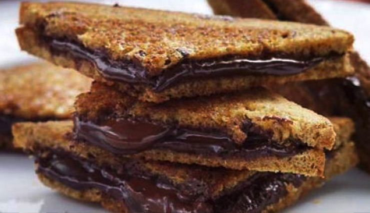 बच्चे हो या बड़े सबको पसंद आएगा चॉकलेट सैंडविच, मिनटों में होगा तैयार #Recipe