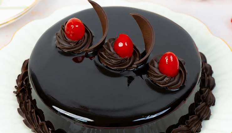 chocolate truffle cake,mothers day dessert,rich chocolate cake,decadent dessert,homemade cake recipe,easy cake recipe,chocolate lovers dream,show your love with chocolate,indulgent treat,dessert for chocolate lovers,impress your mom with cake,simple cake recipe,chocolate ganache,homemade dessert,show your appreciation with cake