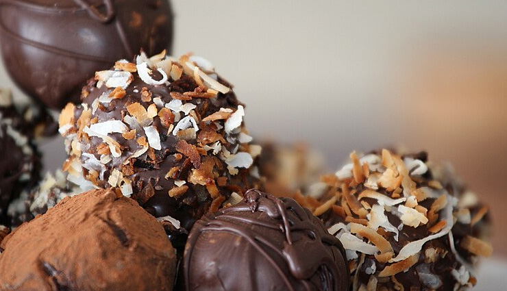 chocolate recipes,easy chocolate recipes,homemade chocolate desserts,classic chocolate brownies,chocolate lava cake recipe,chocolate truffles,chocolate mousse,chocolate bark with nuts,simple chocolate desserts,chocolate treats for party