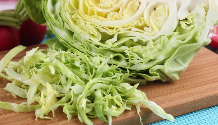 chilli momos recipe,how to make chilli momos,spicy chilli momos,street style chilli momos,indo-chinese chilli momos,homemade chilli momos,vegetarian chilli momos,easy chilli momos recipe,momos with spicy sauce,best chilli momos recipe