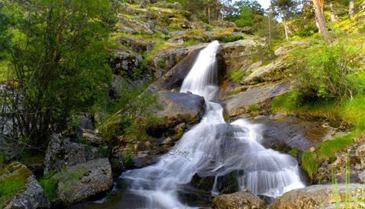 spain breathtaking waterfalls,discovering majestic waterfalls in spain,exploring spain stunning cascades,unveiling the beauty of spanish waterfalls,best waterfalls to visit in spain,spain most impressive waterfall destinations,captivating spanish waterfall wonders,a guide to remarkable waterfalls in spain,experiencing the magic of spain waterfalls,must-see waterfalls in beautiful spain