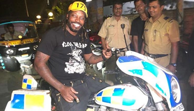 मुंबई में देर रात पार्टी कर रहे थे Chris Gayle, अचानक से पहुंची पुलिस देखे फिर क्या हुआ