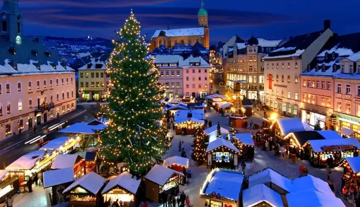 10 Best Christmas Vacations To Visit Around the World