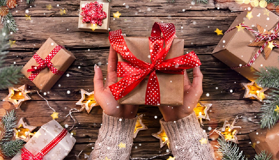 क्रिसमस पर अपने प्रियजनों को दें खास तोहफा, यहां मिलेंगे सबसे यूनीक गिफ्ट आइडिया
