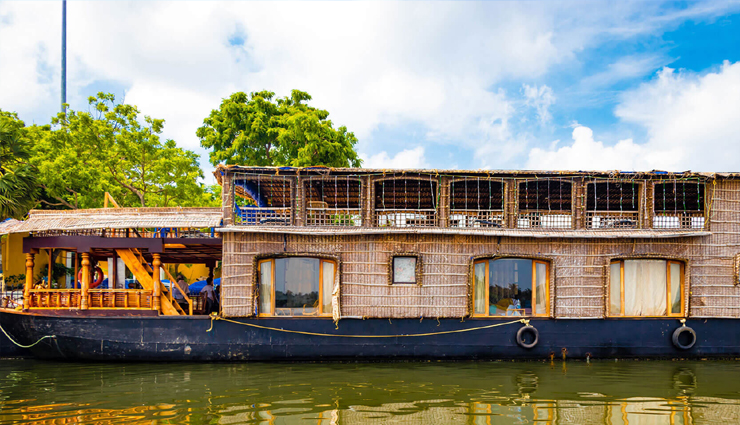 pondicherry tourist attractions,must-visit places in pondicherry,pondicherry travel guide,best spots in pondicherry,pondicherry french architecture,pondicherry beaches,auroville pondicherry,pondicherry sightseeing