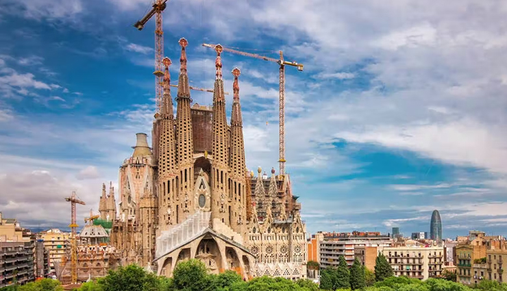 famous church,famous church in the world,church of nativity,bethlehem,sagrada familia,barcelona,st peters basilica,vatican city,hagia sophia,turkey,gregeti trinity,georgia,st sophia cathedral,ukraine