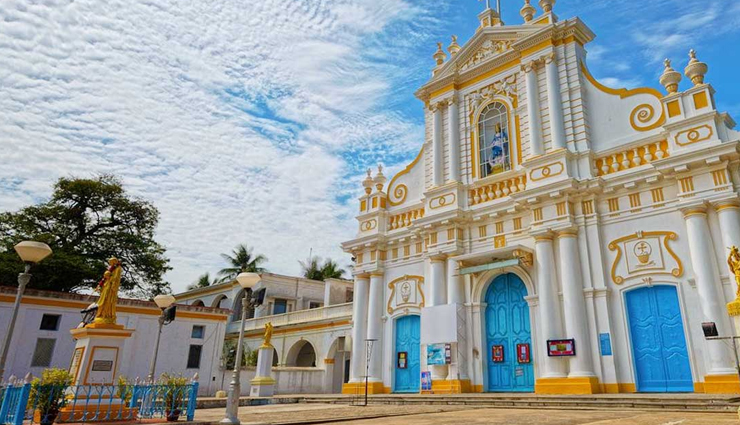 churches to visit in pondicherry,pondicherry,must visit church,basilica of the sacred heart of jesus,our lady of angels church,immaculate conception cathedral,st andrews church,our lady of lourdes shrine,hallelujah assembly of god church